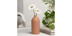 Komi 8h Ceramic Bottle Vase - Terracotta (2)