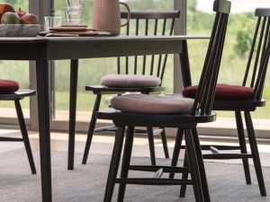 black-side-chairs-with-seat-cushions-dining-table_ORIGINAL