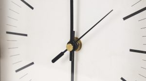 Renaya Table Clock