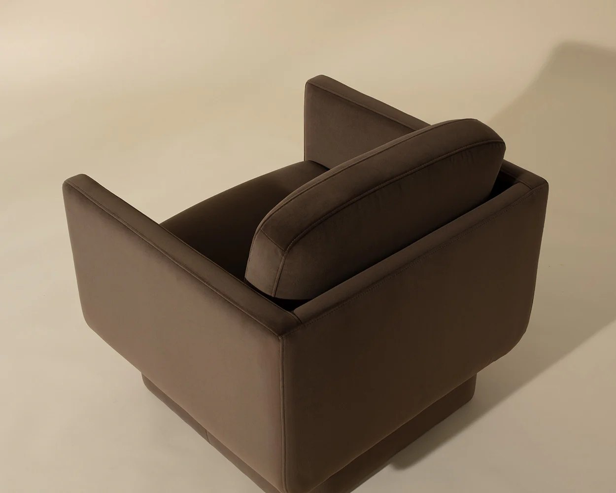 Everton Lounge Chair - Image 3