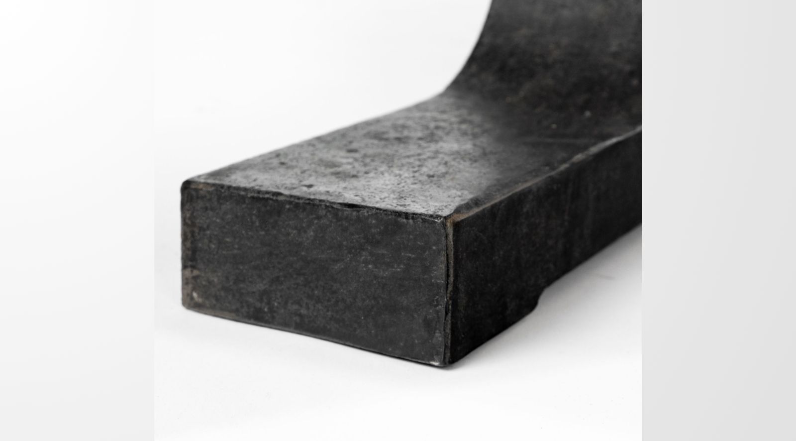 Araxi Dining Table - Image 3