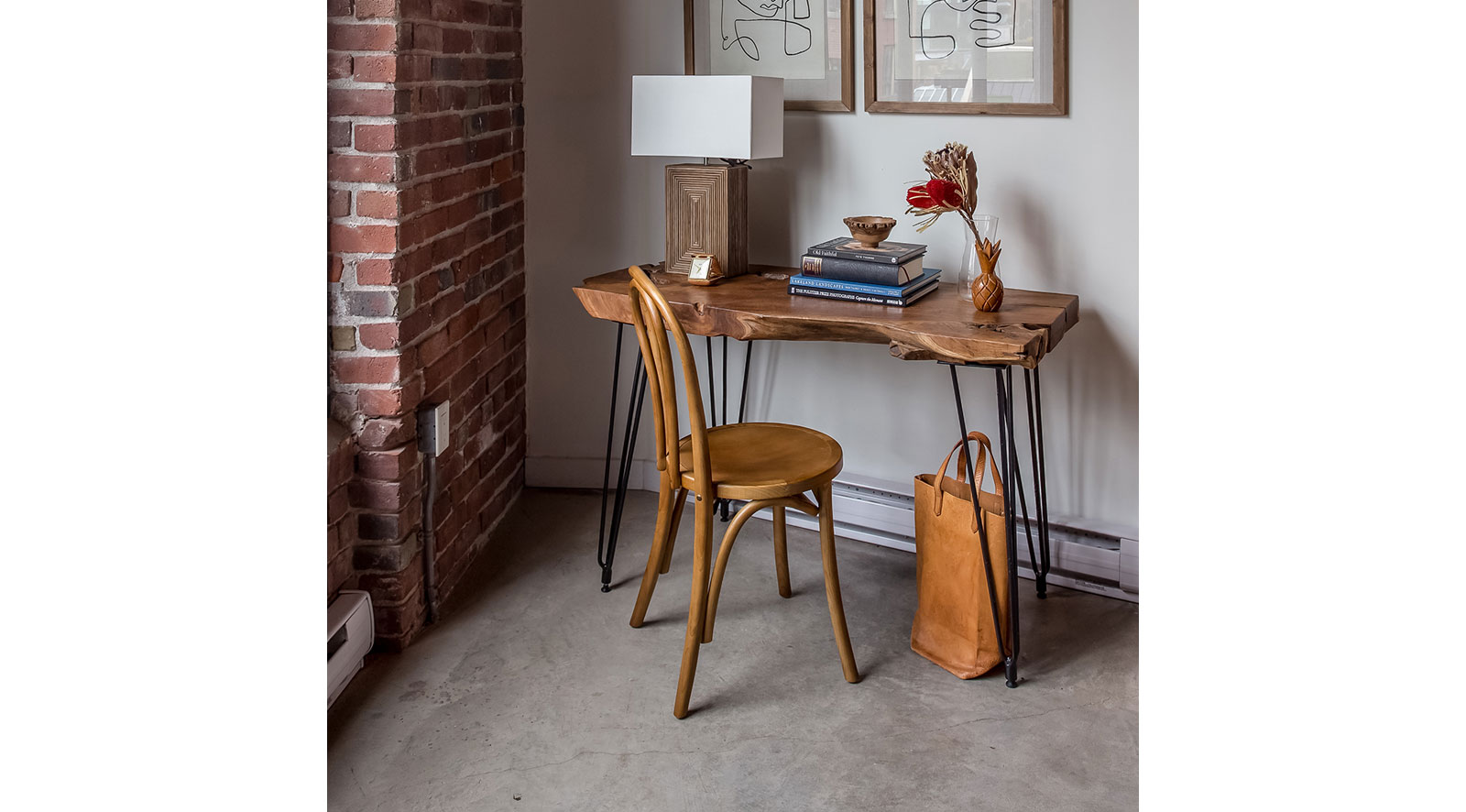 Kayu Hairpin Console Table - Image 3