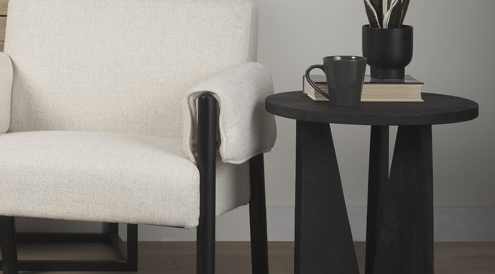Mattius Accent Table-BLACK - Image 4