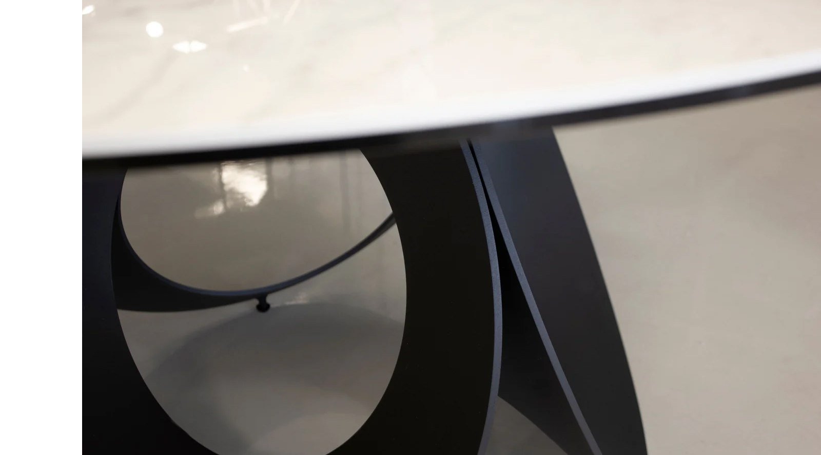 Optic Dining Table - Image 5