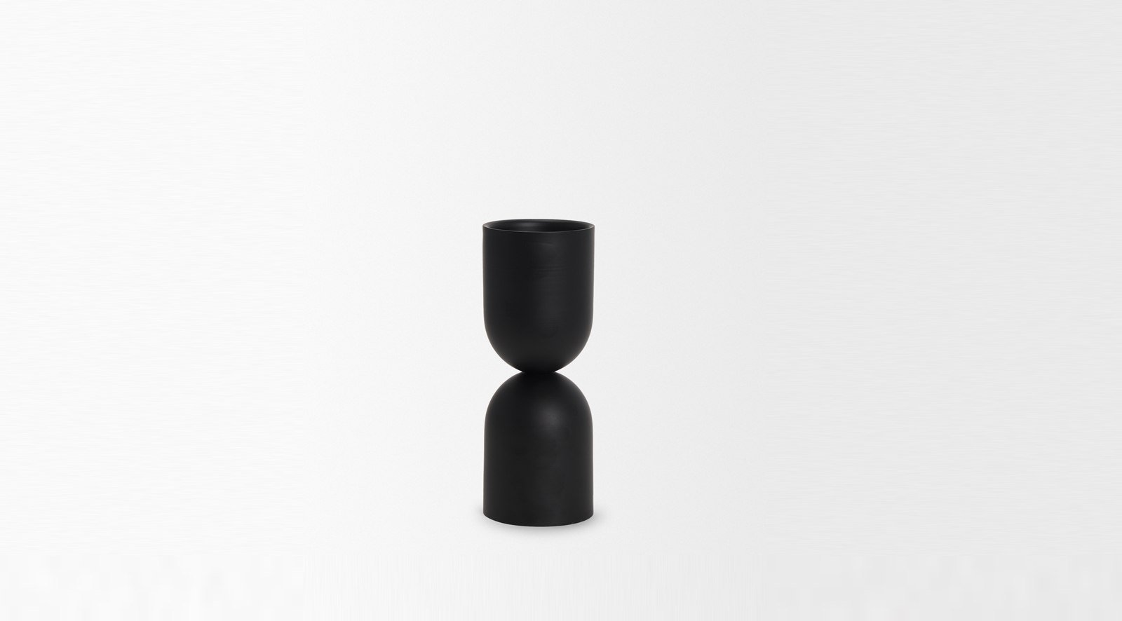 Qamra Black Candle Holder Short