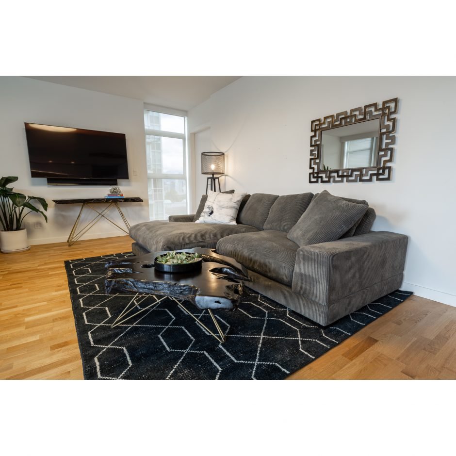 Plunge Sectional - Image 14